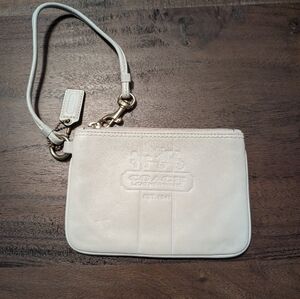 Coach Leatherwear Wristlet W/Horse/Carriage Logo